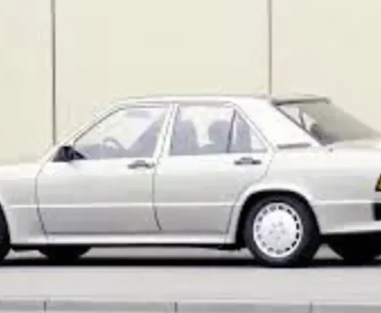 Mercedes Benz W201 190 D 2.0 4-speed Engine Technical