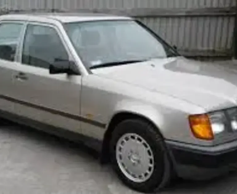 Mercedes Benz W201 190E 2.6 CAT Engine Technical